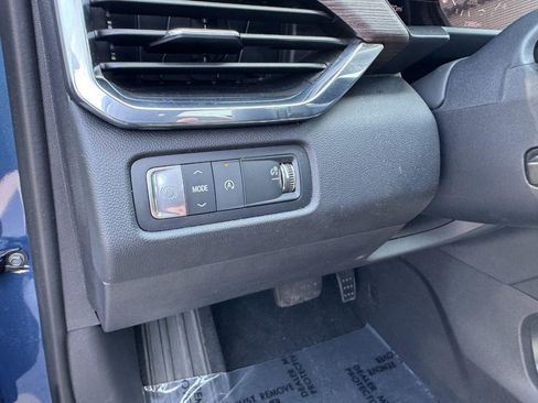Used 2025 GMC Acadia Denali w/ Super Cruise Package FWD image 18