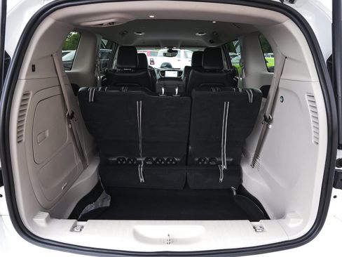 Used 2024 Chrysler Pacifica Limited FWD image 50