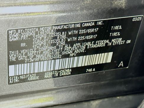 Used 2025 Toyota RAV4 XLE FWD image 12