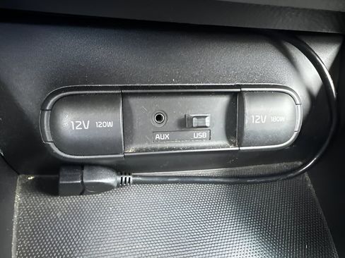 Used 2014 Kia Soul + FWD image 22