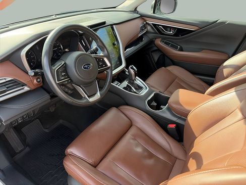 Used 2022 Subaru Outback Touring AWD/4WD image 9