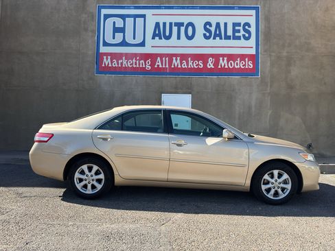 Used 2011 Toyota Camry LE w/ LE Extra-Value Pkg FWD image 4