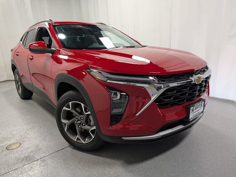 New 2026 Chevrolet Trax LT w/ Driver Confidence Package FWD image 2