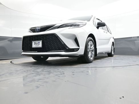 Certified 2023 Toyota Sienna XSE w/ XSE Plus Package image 29