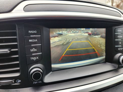 Used 2019 Kia Sorento S image 34