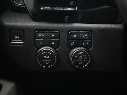 Used 2024 Chevrolet Silverado 2500 ZR2 w/ ZR2 Bison Edition AWD/4WD image 28