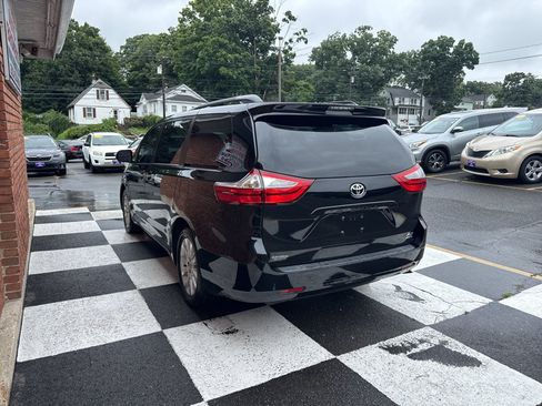 Used 2015 Toyota Sienna XLE AWD/4WD image 4