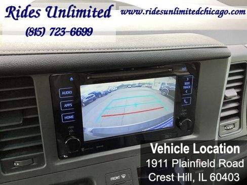 Used 2016 Toyota Sienna SE w/ SE Preferred Package FWD image 14