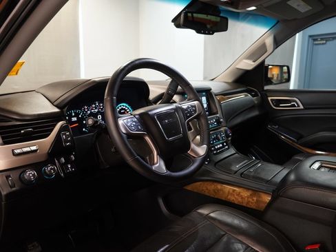 Used 2017 GMC Yukon Denali w/ Open Road Package AWD/4WD image 7