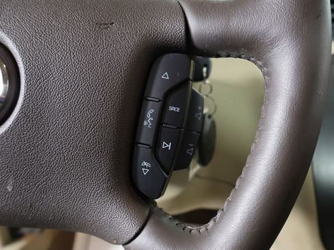 Used 2010 Buick Lucerne CXL image 35