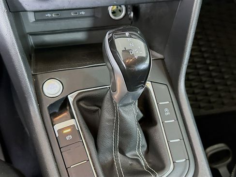 Used 2022 Volkswagen Taos SE image 24