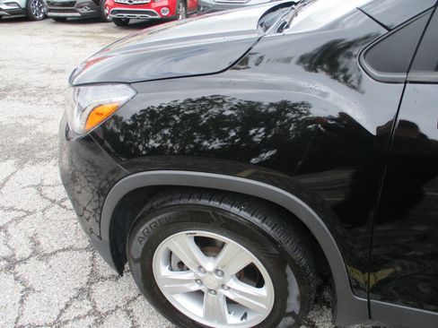 Used 2019 Chevrolet Trax LS FWD image 13