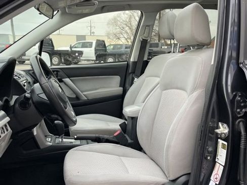 Used 2017 Subaru Forester 2.5i Premium image 28