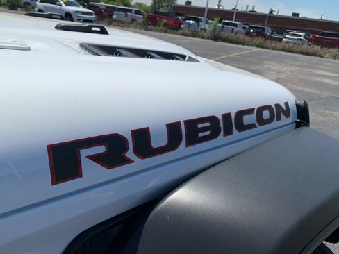 Used 2025 Jeep Wrangler Unlimited Rubicon AWD/4WD image 33