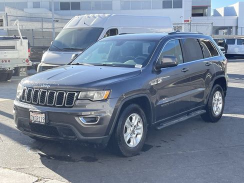 Used 2017 Jeep Grand Cherokee Laredo w/ Quick Order Package 2BE RWD image 2