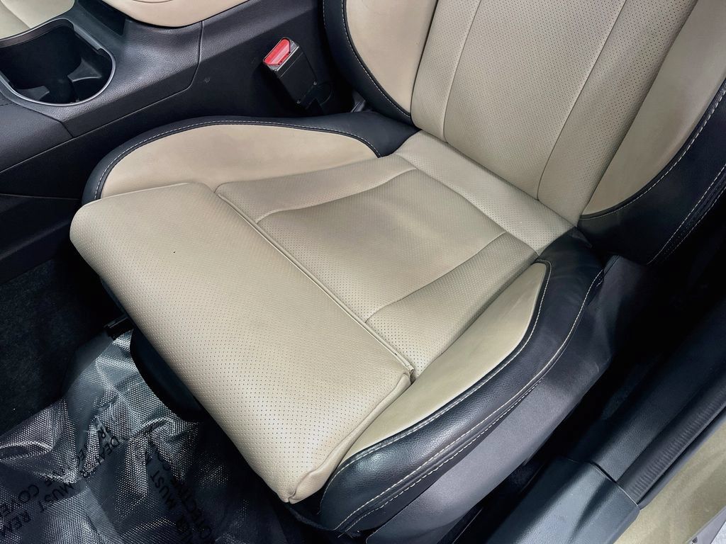 Used 2025 Subaru Outback Limited AWD/4WD image 20