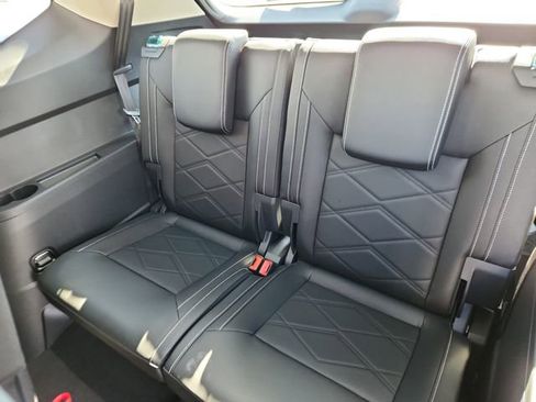 New 2026 Volkswagen Atlas SE image 9