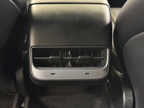 Used 2023 Tesla Model Y Long Range image 20