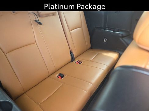 Used 2022 Toyota Highlander Platinum AWD/4WD image 11