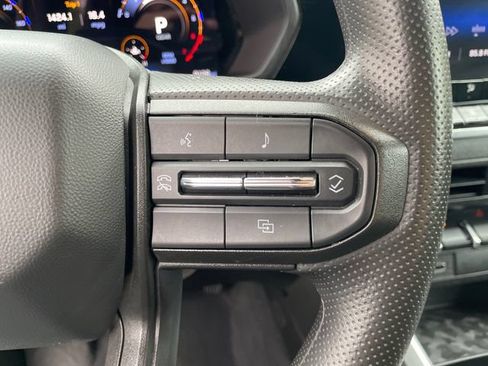 Used 2025 Chevrolet Colorado Trail Boss AWD/4WD image 29