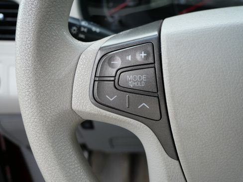 Used 2011 Toyota Sienna LE w/ Towing Pkg FWD image 27