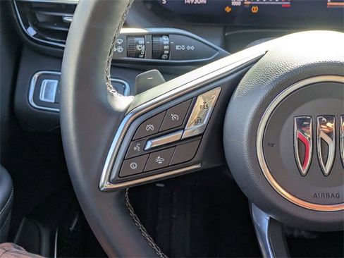 Used 2025 Buick Enclave Preferred image 18