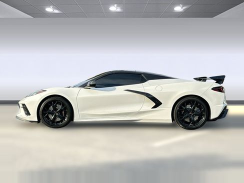 Used 2025 Chevrolet Corvette Stingray Premium Conv w/ Z51 Performance Package RWD image 2