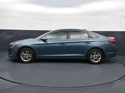 Used 2017 Hyundai Sonata SE FWD image 4