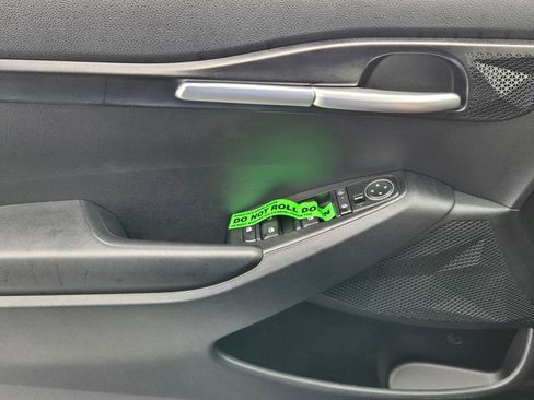 New 2026 Kia Seltos LX FWD image 12