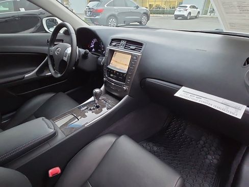 Used 2014 Lexus IS 250C image 19