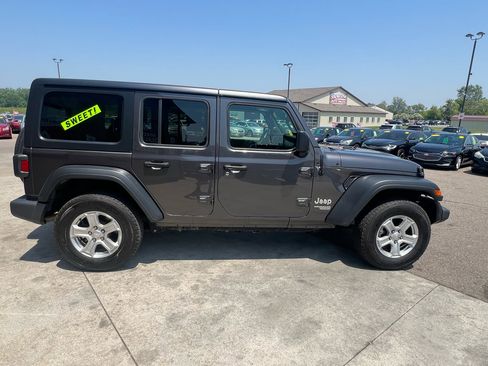 Used 2021 Jeep Wrangler Unlimited Sport image 4