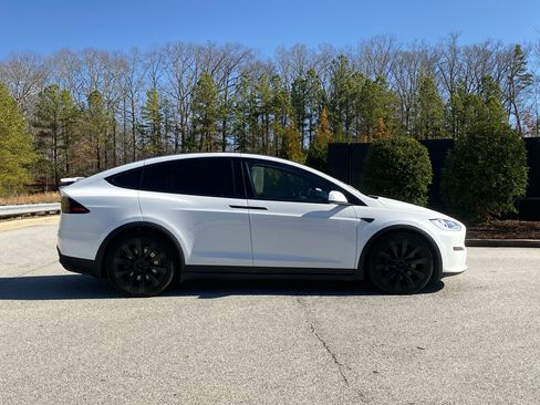 Used 2022 Tesla Model X Plaid image 5