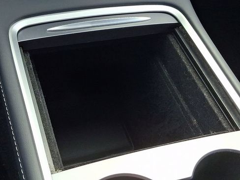 Used 2024 Tesla Model Y Long Range AWD/4WD image 14