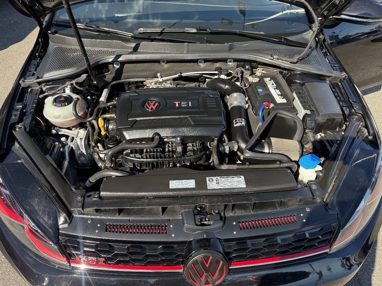 Used 2018 Volkswagen GTI SE FWD image 12