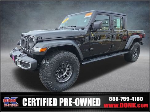 Used 2025 Jeep Gladiator Sport image 4