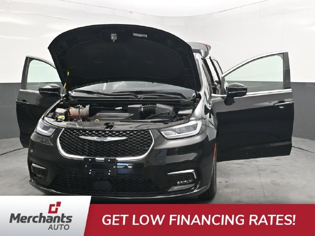 Used 2024 Chrysler Pacifica Touring-L FWD image 41