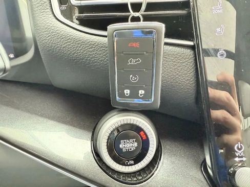 Used 2024 Jeep Wagoneer 2WD w/ Premium Group I image 22