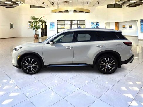 Used 2024 INFINITI QX60 Sensory w/ Vision Package image 4
