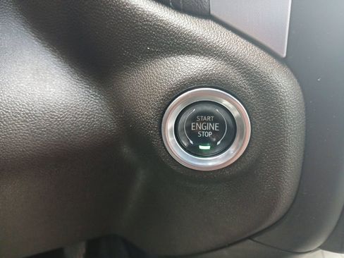 Used 2019 GMC Sierra 1500 SLE w/ SLE Value Package image 20