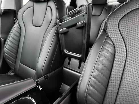 New 2025 Hyundai Elantra Limited image 18