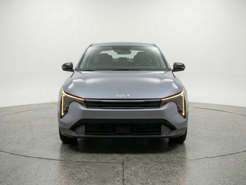 Used 2025 Kia K4 LXS FWD image 2