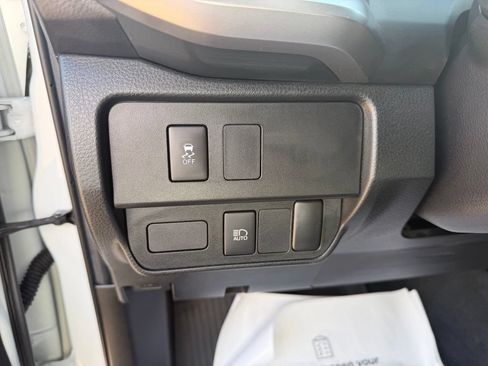 Certified 2022 Toyota Tacoma SR5 w/ SR5 Appearance Package (SM) AWD/4WD image 11