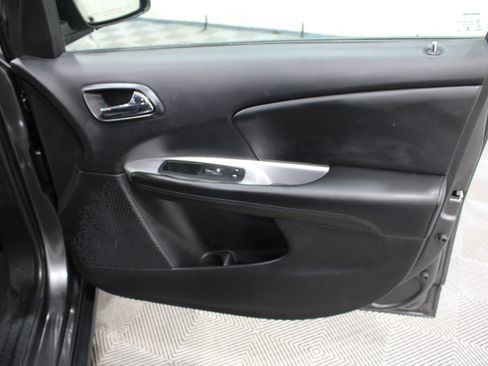 Used 2018 Dodge Journey SE w/ Blacktop Package FWD image 23