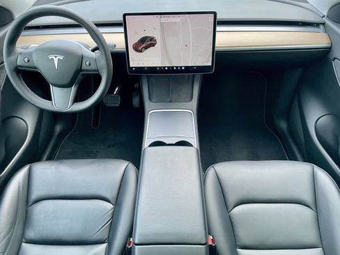 Used 2021 Tesla Model Y Long Range image 16