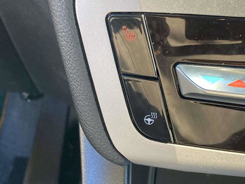 Used 2022 Ford Explorer XLT w/ Equipment Group 202A image 25