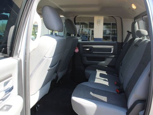 Used 2020 RAM 1500 Classic SLT w/ Luxury Group AWD/4WD image 14