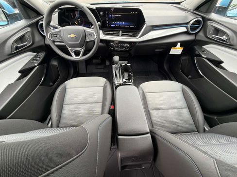 New 2026 Chevrolet Trax LT FWD image 2