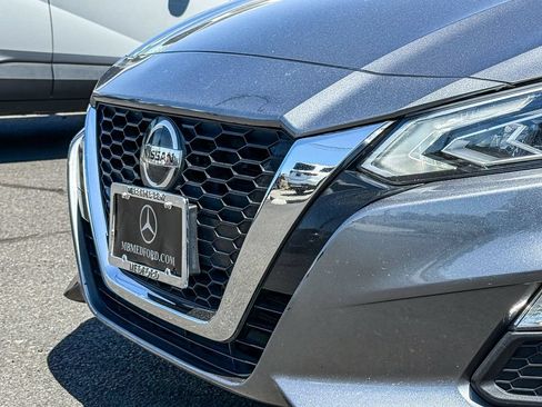 Used 2022 Nissan Altima 2.5 SV FWD image 3