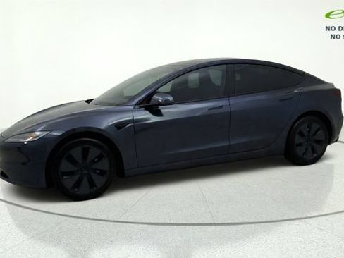Used 2025 Tesla Model 3 Long Range AWD/4WD image 4