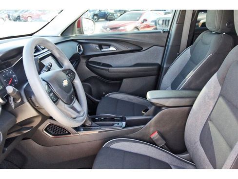 Used 2021 Chevrolet TrailBlazer LT w/ Convenience Package image 30